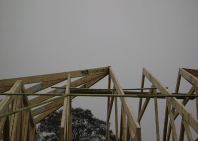 wiązary dachowe na budynku