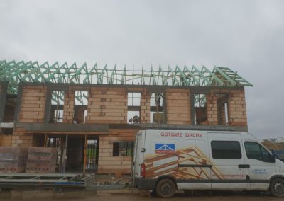 Konstrukcja dachu dla budynków wielorodzinnych w miejscowości Zalasewo.Gotowe dachy.