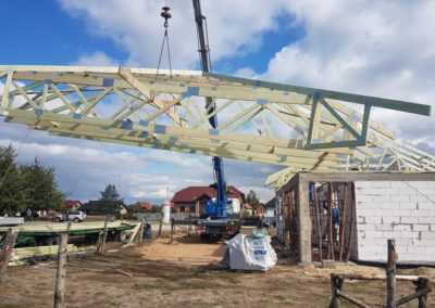 montaż gotowego dachu